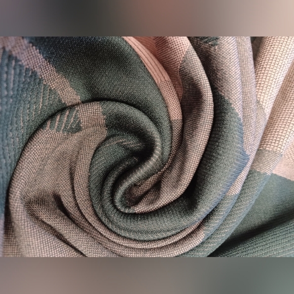 Adidas Stella McCartney EUC Top Taupe and Blue Size Medium - Picture 6 of 7